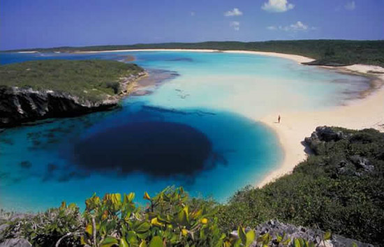 Th&aacute;m hiểm những đảo hấp dẫn nhất biển Caribe